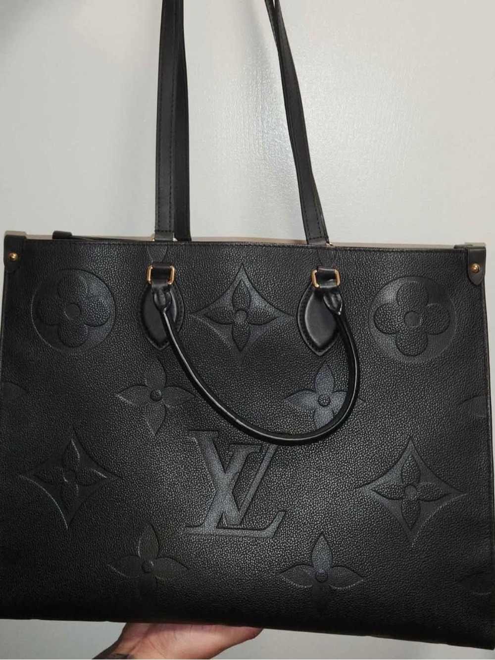 Authentic- Louis Vuitton Monogram
Empreinte On The Go GM
Tote Shoulder Bag Black